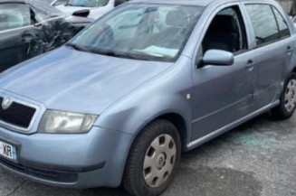 Serrure avant droit SKODA FABIA 1