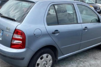 Serrure avant droit SKODA FABIA 1