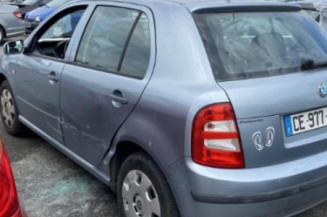 Serrure avant droit SKODA FABIA 1