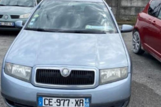 Serrure avant droit SKODA FABIA 1