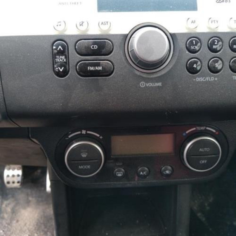 Poignee interieur avant gauche SUZUKI SWIFT 3 Photo n°11