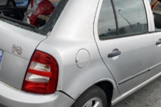 Serrure avant droit SKODA FABIA 1