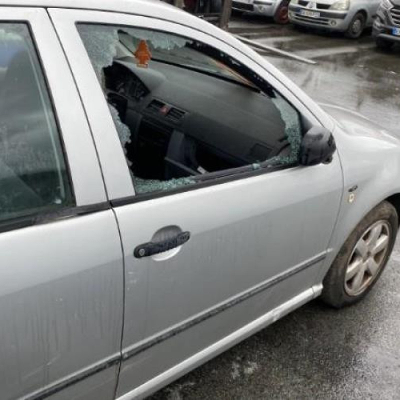 Serrure avant droit SKODA FABIA 1 Photo n°17