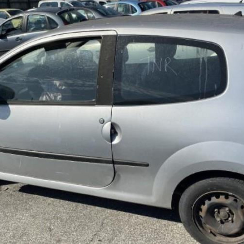 Feu arriere secondaire droit (feux) RENAULT TWINGO 2 Photo n°11