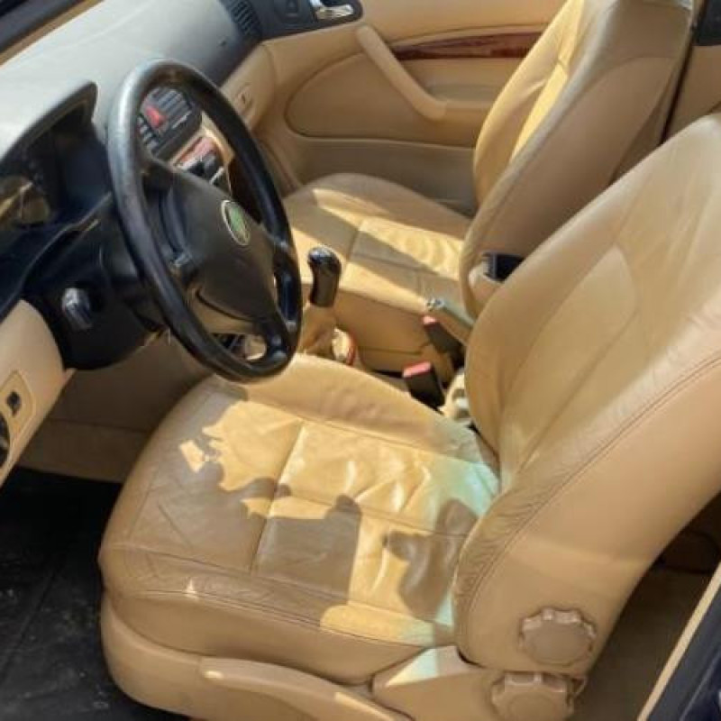 Serrure arriere gauche SKODA OCTAVIA 1 Photo n°17