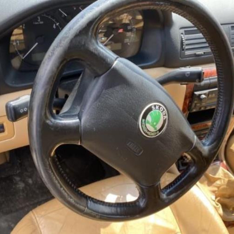 Serrure avant droit SKODA OCTAVIA 1 Photo n°19