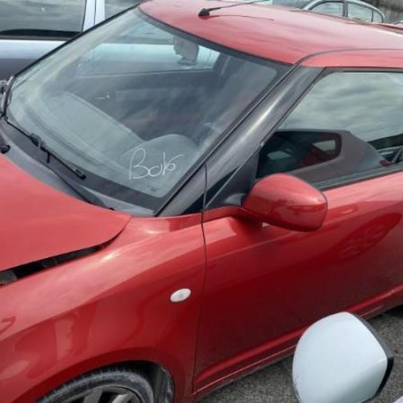 Poignee porte avant droit SUZUKI SWIFT 3 Photo n°19