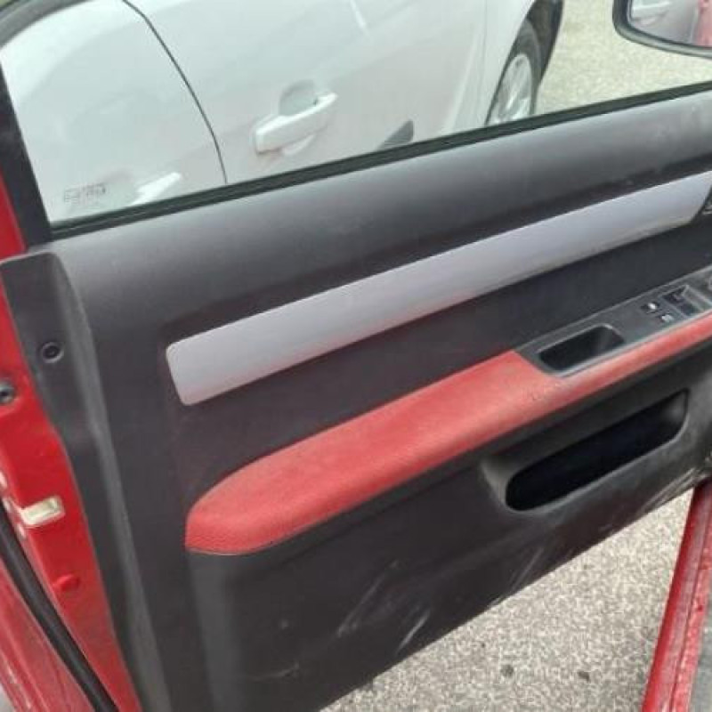 Poignee porte avant droit SUZUKI SWIFT 3 Photo n°20