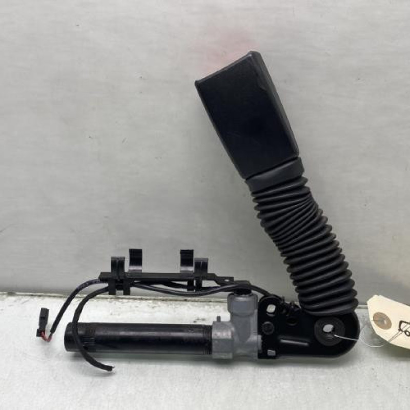 Pretensionneur de ceinture avant droit BMW SERIE 5 F11 Photo n°1