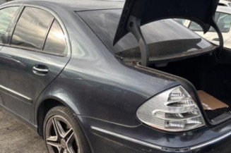 Serrure avant droit MERCEDES CLASSE E 211