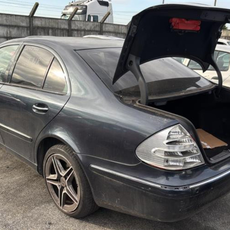 Serrure avant droit MERCEDES CLASSE E 211 Photo n°8