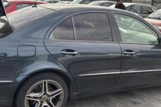 Serrure avant droit MERCEDES CLASSE E 211