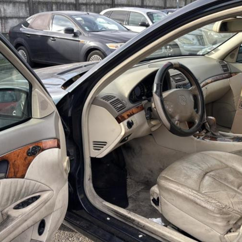 Serrure avant droit MERCEDES CLASSE E 211 Photo n°13