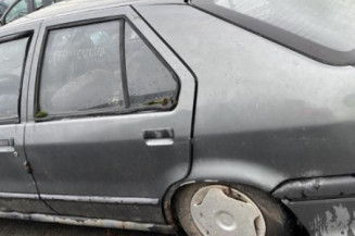 Serrure avant droit RENAULT R19