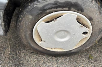 Serrure avant droit RENAULT R19