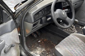 Serrure avant droit RENAULT R19