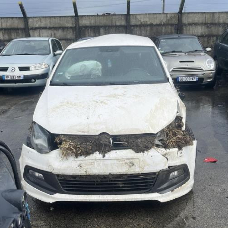 Poignee porte avant gauche VOLKSWAGEN POLO 5 Photo n°4