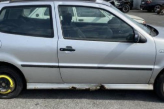 Pare choc avant VOLKSWAGEN POLO 3