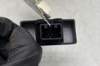 Bouton de warning NISSAN PIXO