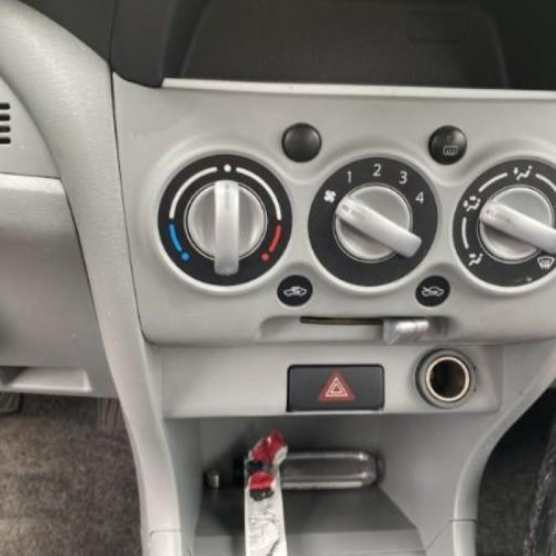 Bouton de warning NISSAN PIXO Photo n°18