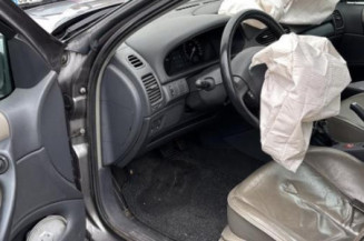 Bouton de coffre RENAULT LAGUNA 2