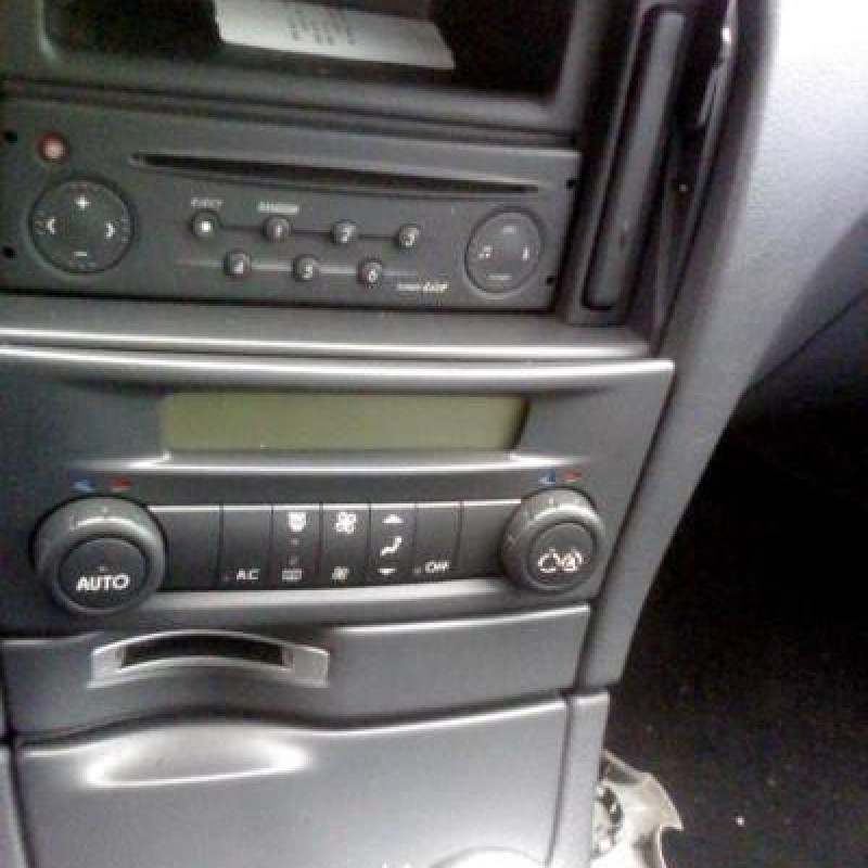 Feu arriere secondaire gauche (feux) RENAULT LAGUNA 2 Photo n°6