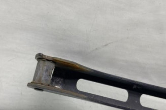 Bras essuie glace avant gauche MERCEDES CLASSE C 203