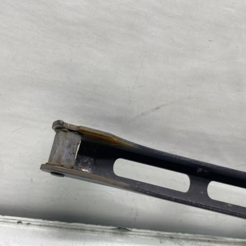 Bras essuie glace avant gauche MERCEDES CLASSE C 203 Photo n°4