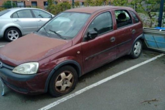 Vitre avant gauche OPEL CORSA C