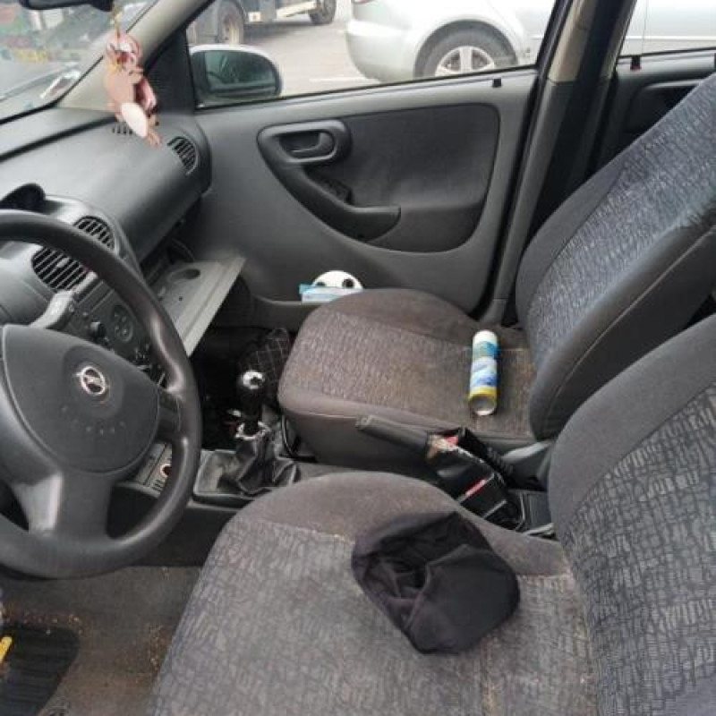 Vitre avant gauche OPEL CORSA C Photo n°11