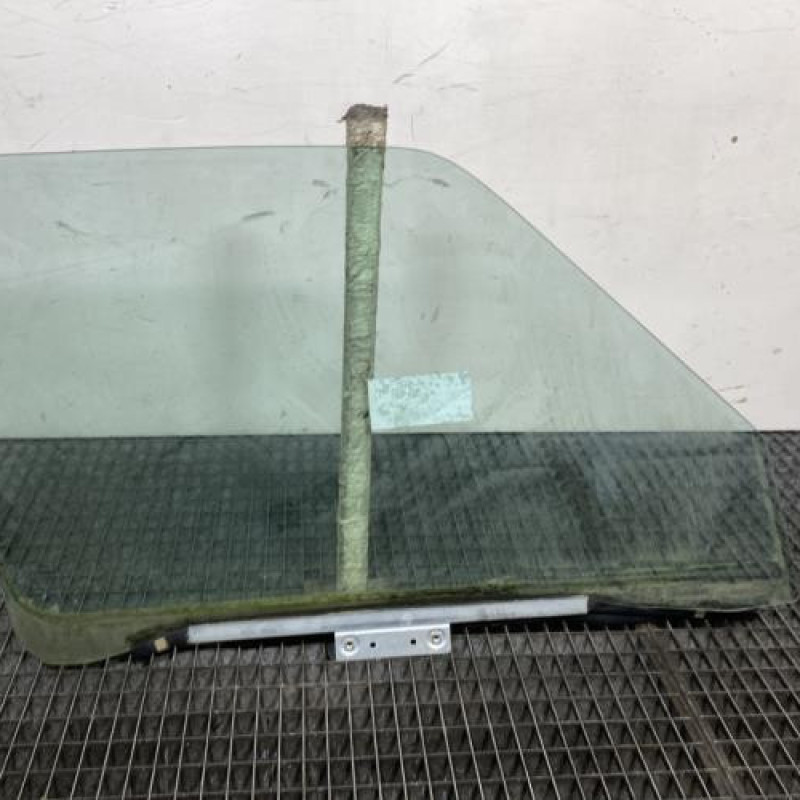 Vitre avant gauche RENAULT SUPER 5 Photo n°4