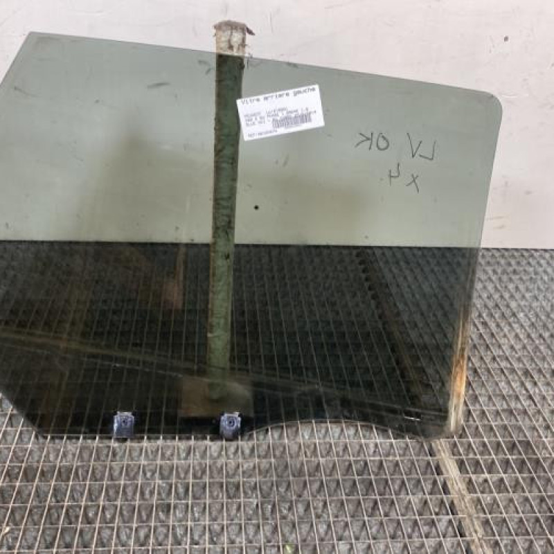 Vitre arriere gauche PEUGEOT 308 2 SW Photo n°4