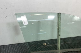 Vitre avant droit PEUGEOT 208 1