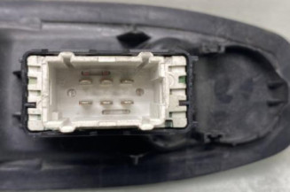 Interrupteur de leve vitre avant droit PEUGEOT 208 1