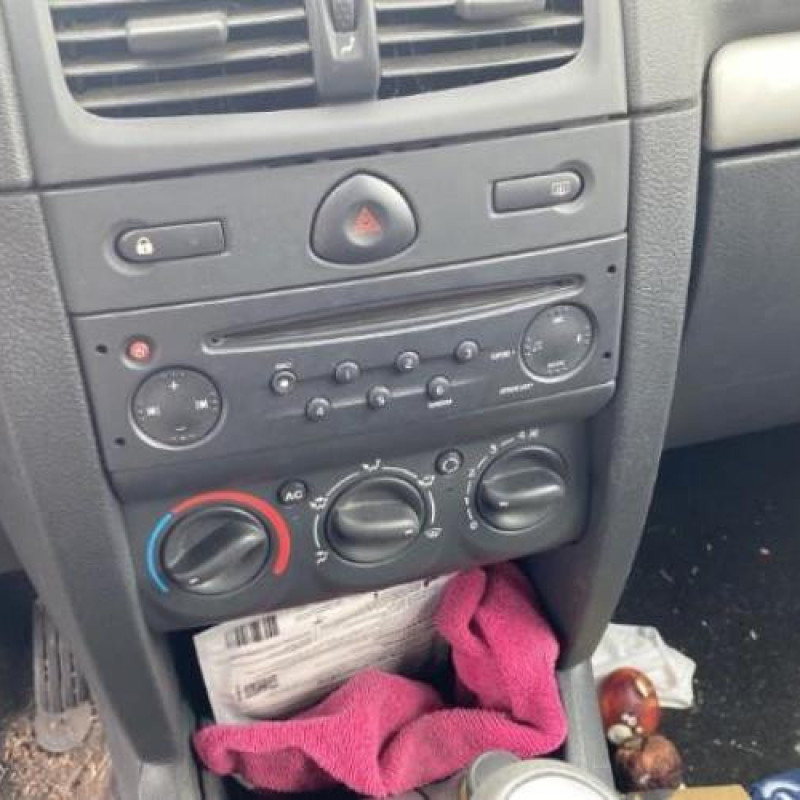 Interrupteur de leve vitre avant gauche RENAULT CLIO 2 CAMPUS Photo n°16