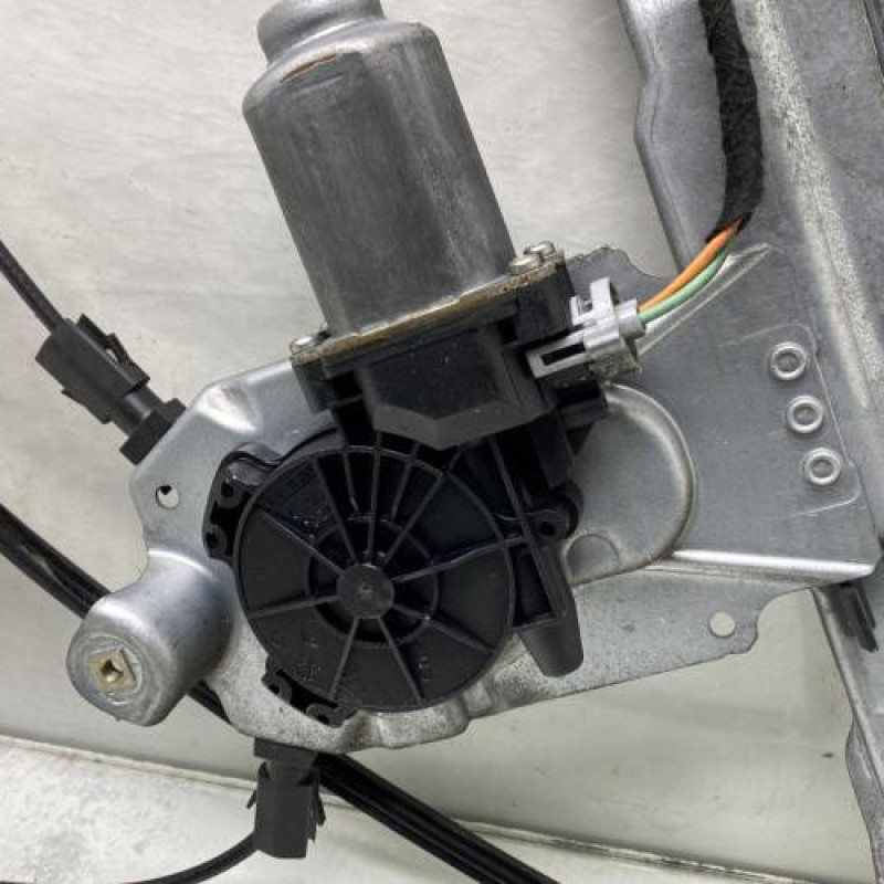 Leve vitre electrique avant droit RENAULT CLIO 3 Photo n°8
