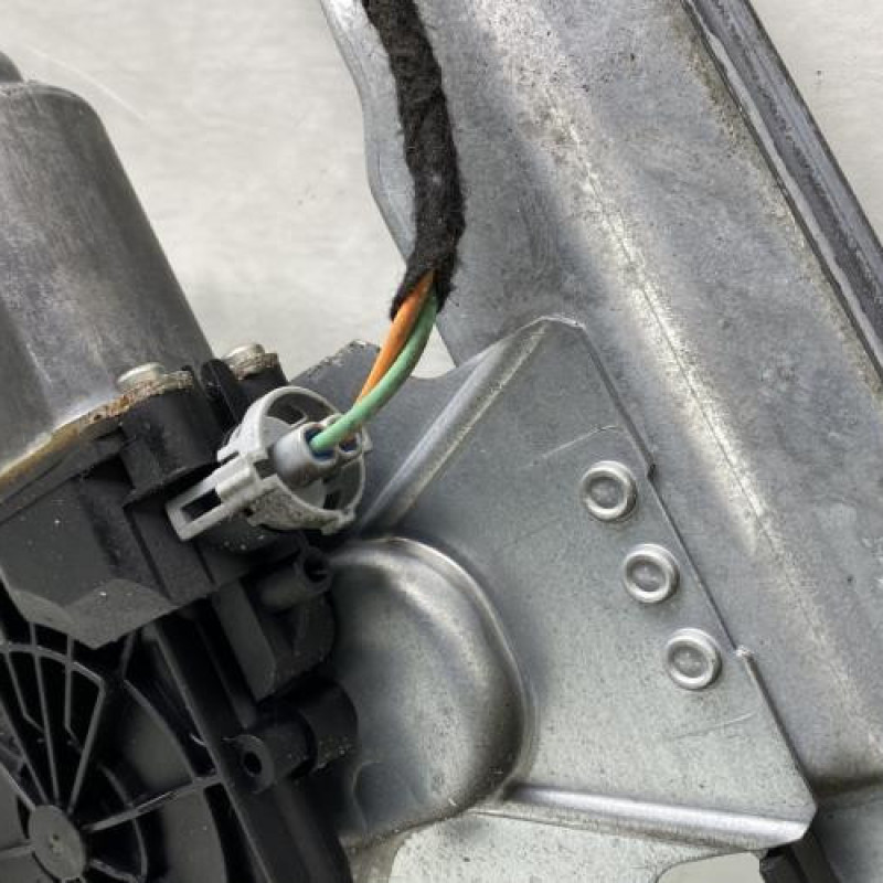 Leve vitre electrique avant droit RENAULT CLIO 3 Photo n°9