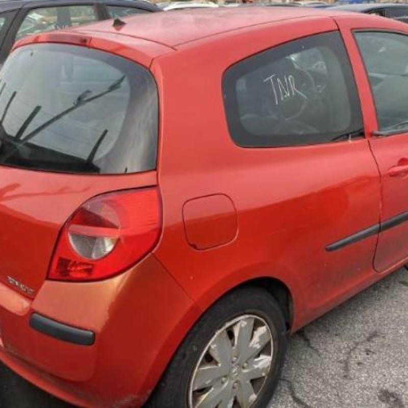 Leve vitre electrique avant gauche RENAULT CLIO 3 Photo n°3