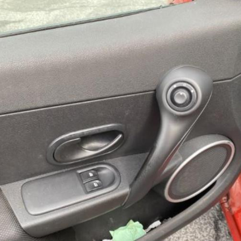 Leve vitre electrique avant gauche RENAULT CLIO 3 Photo n°9