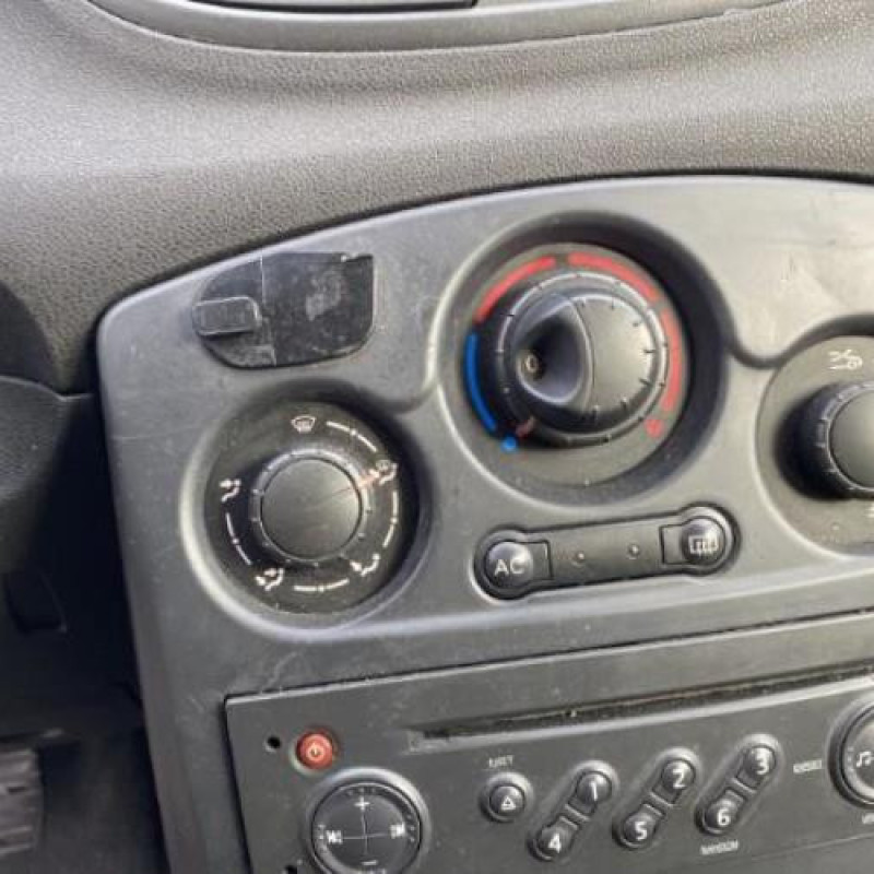 Leve vitre electrique avant gauche RENAULT CLIO 3 Photo n°14
