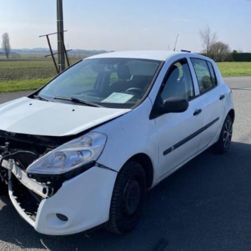Pompe à carburant RENAULT CLIO 3 Photo n°6