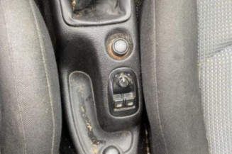 Serrure arriere droit PEUGEOT 206