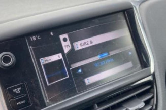 Autoradio d'origine PEUGEOT 208 1