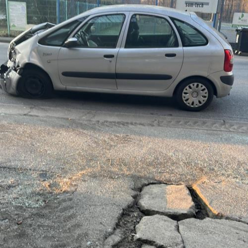 Verin de coffre CITROEN XSARA PICASSO Photo n°7