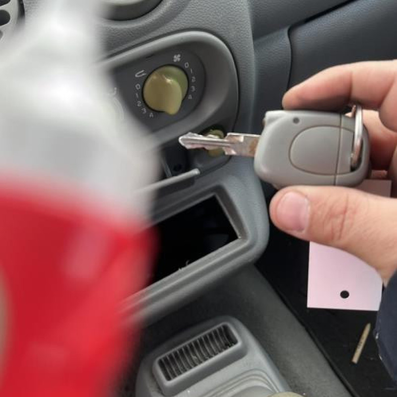Interrupteur de leve vitre avant gauche RENAULT TWINGO 1 Photo n°14