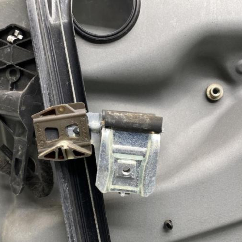 Leve vitre electrique avant droit VOLKSWAGEN GOLF 4 Photo n°3