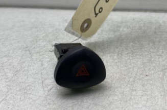 Bouton de warning RENAULT CLIO 2 Photo n°1