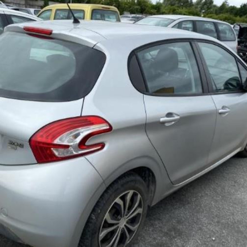 Charniere de capot PEUGEOT 208 1 Photo n°17