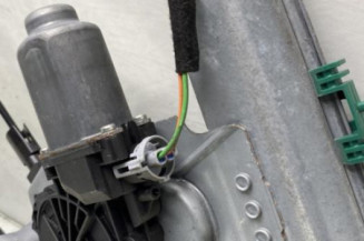 Leve vitre electrique avant droit RENAULT CLIO 3