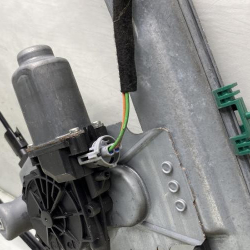 Leve vitre electrique avant droit RENAULT CLIO 3 Photo n°10